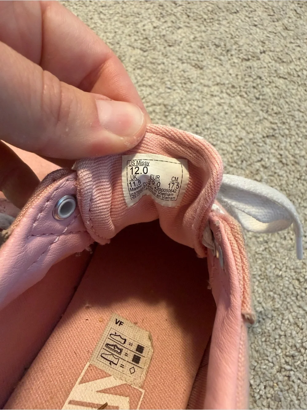 Vans Kids Low-Top Sneakers in Light Pink with White Stripe